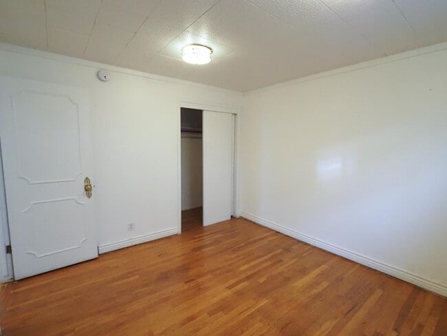 Building Photo - 632 E 13th Ave