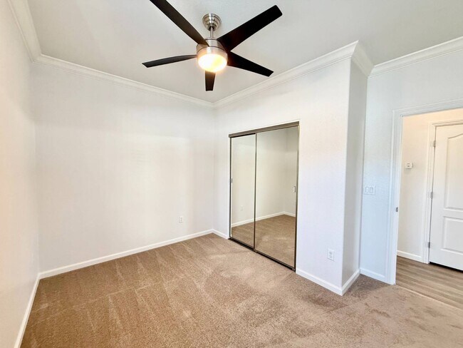 Building Photo - 80 Huntington St