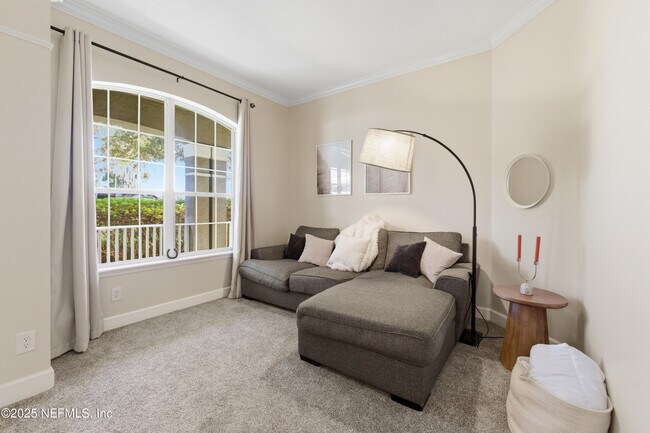 Building Photo - 9 Creek Side Dr