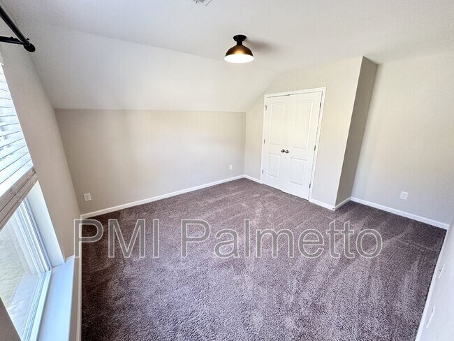 Building Photo - 146 Plum Orchard Dr