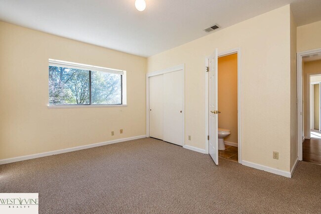 Building Photo - Oceanview Mountain Retreat Home On 3+ Acres