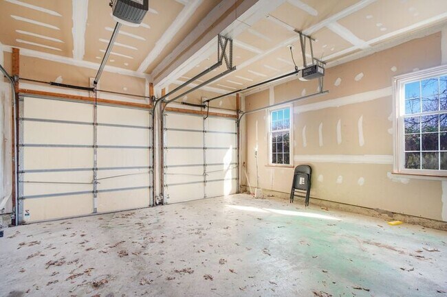 Building Photo - 655 Lancaster St