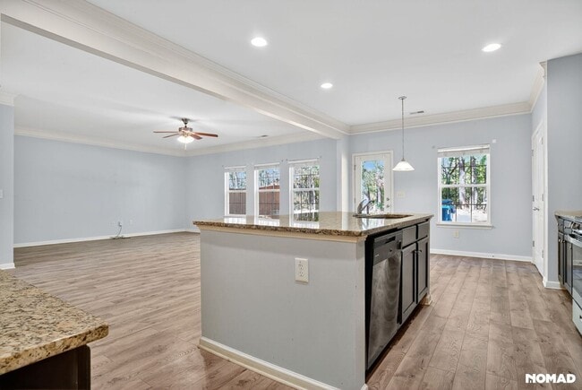 Building Photo - 1041 Sonoma Dr SW