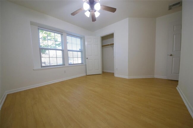 Building Photo - 9723 Misty Vine Ct