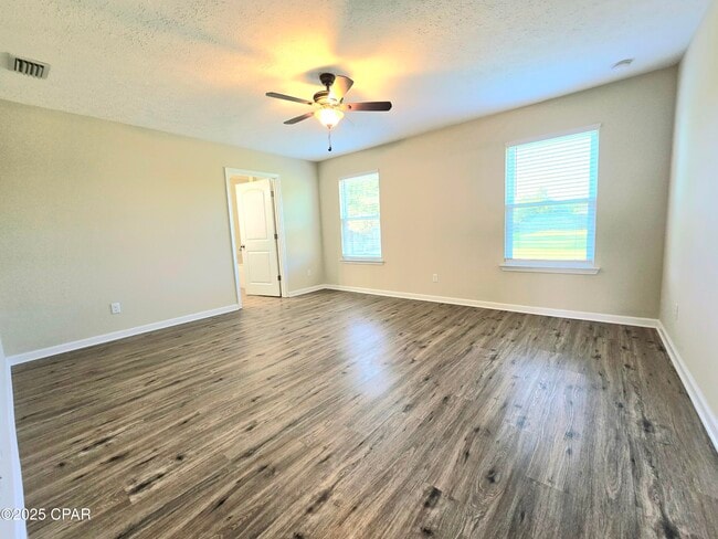 Building Photo - 3225 10 Acre Rd