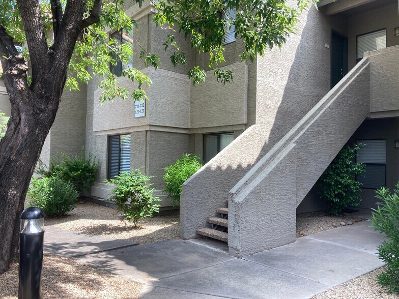 Building Photo - 9600 N 96th St