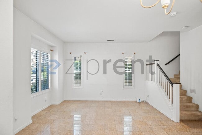 Building Photo - Unit