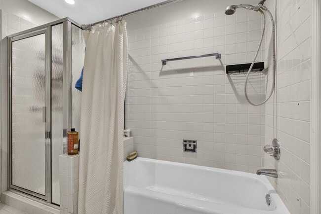 Building Photo - 500 Crosswinds Dr