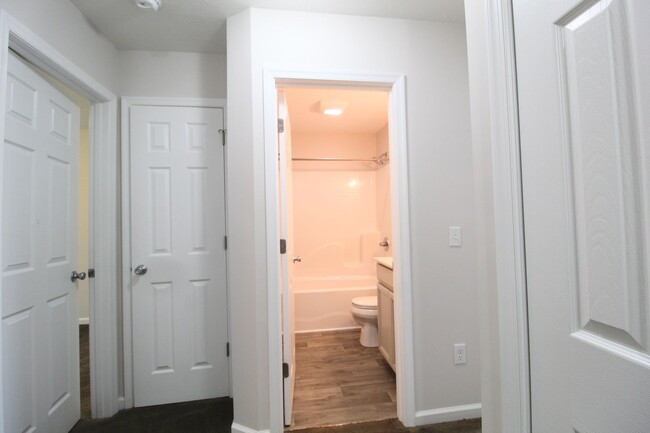 Building Photo - Spacious 3-Bed, 2.5-Bath Townhome Availabl...