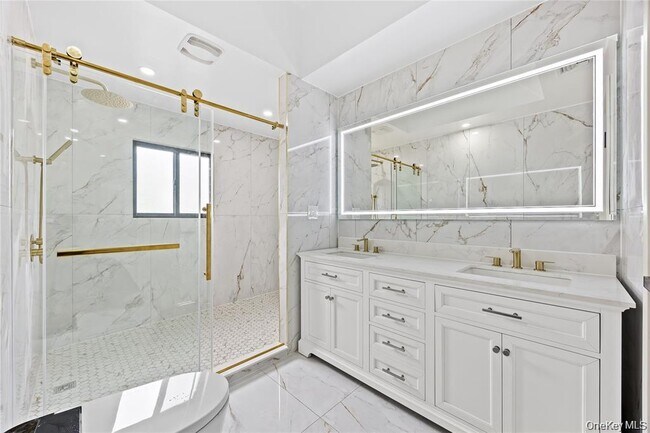 Building Photo - 26 Roseanne Dr