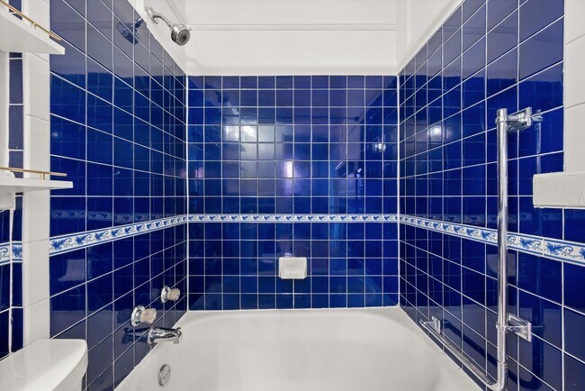 Building Photo - 1BR in Cheesman Park | Utilities Included | Balcony & Backyard Access