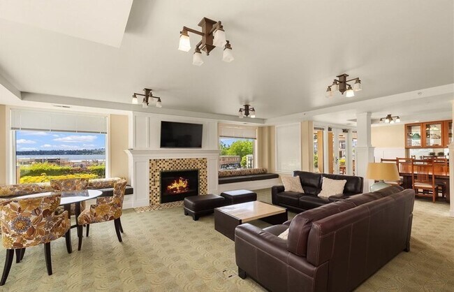 Building Photo - 1Bed 1Bath DT Kirkland Condo Available for...