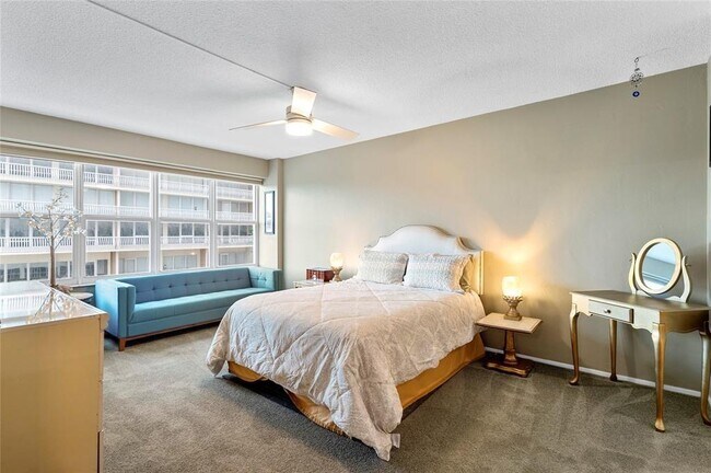 Building Photo - 4010 Galt Ocean Dr