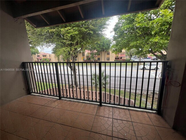 Building Photo - 200 W Park Dr