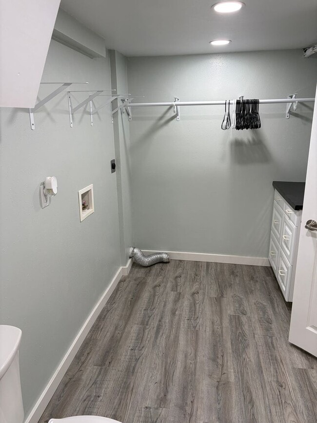 Building Photo - 1524 5th Ave N