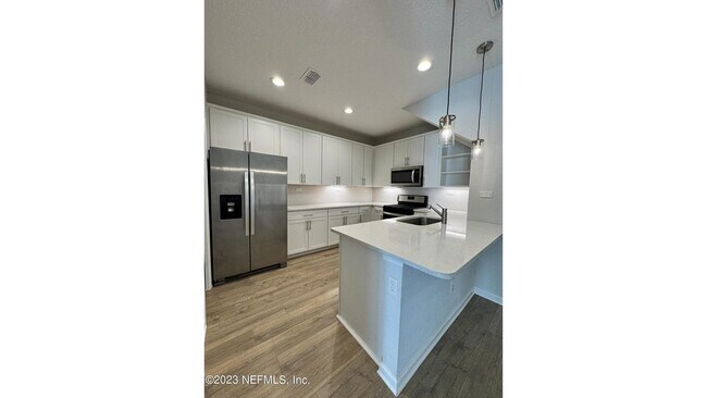 Building Photo - 344 Pine Bluff Dr
