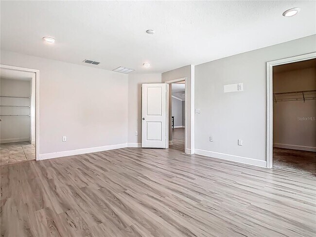 Building Photo - 260 Summerlin Loop