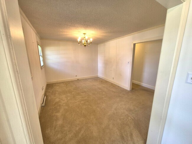 Building Photo - 207 Hooks Ave