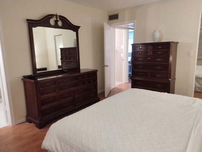 Building Photo - 5500 Old Ocean Blvd