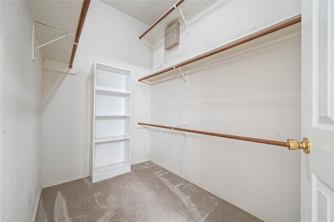 Building Photo - 11843 Leaf Oak Dr