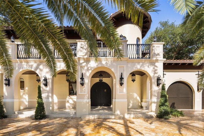 Building Photo - 6016 Leonardo St