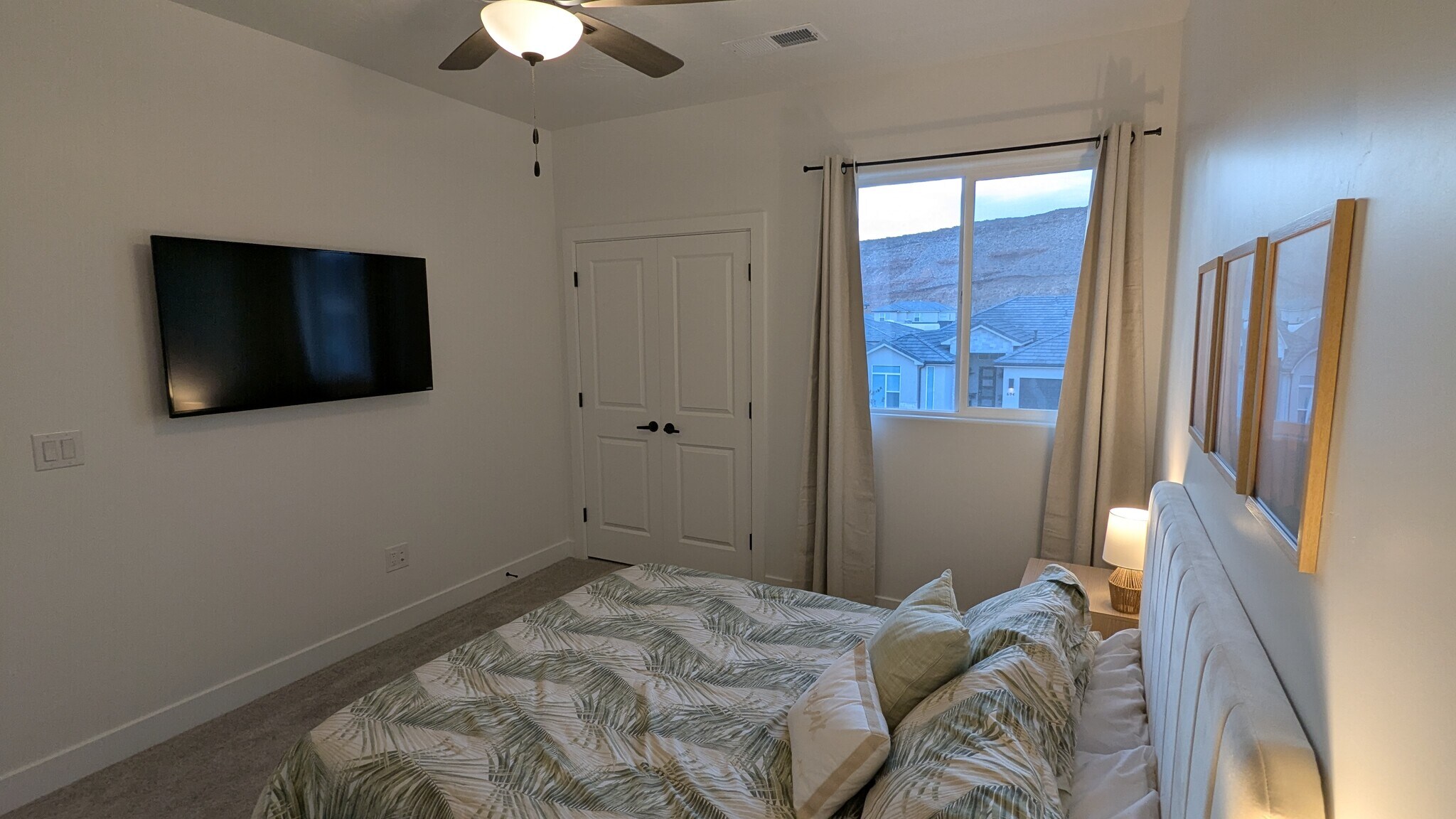 Building Photo - 693 S Taylor Creek Dr