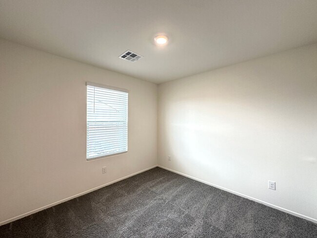 Building Photo - Serene Fort Apache