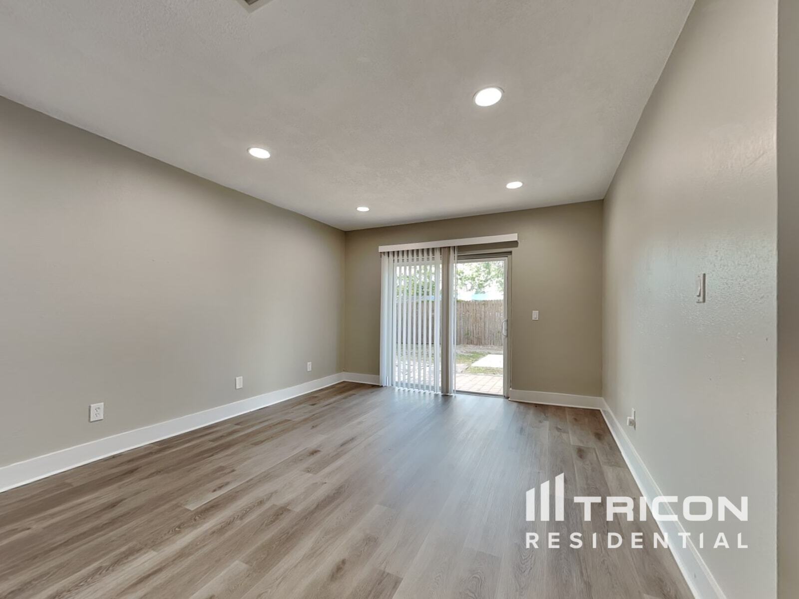 Building Photo - 6825 Mitchell Cir