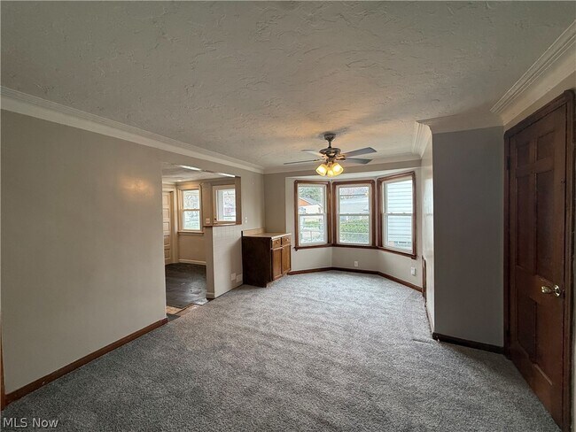 Building Photo - 6715 Theota Ave