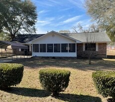 Building Photo - 430 Co Rd 445