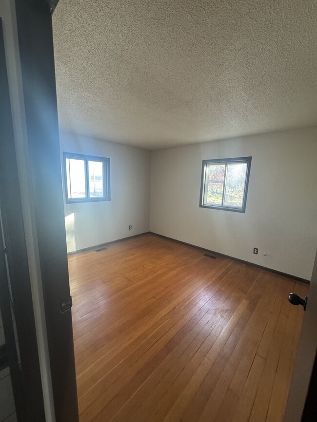 Building Photo - 3900 SE Fremont St