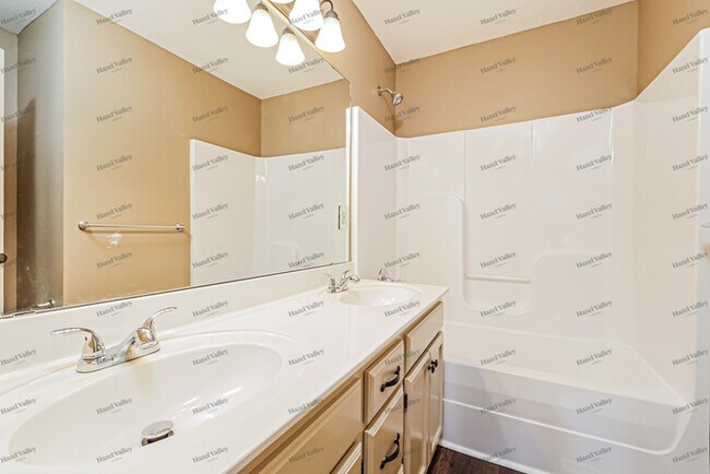 Building Photo - 517 SW 15 St