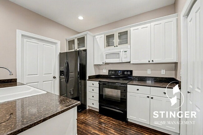 Building Photo - 2677 Broad St