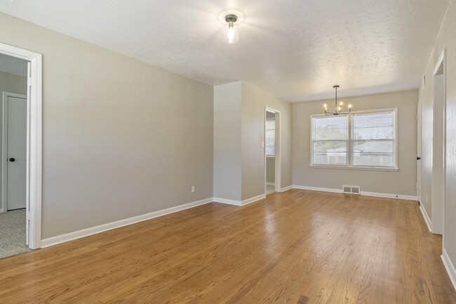 Building Photo - 1909 NE 52nd St