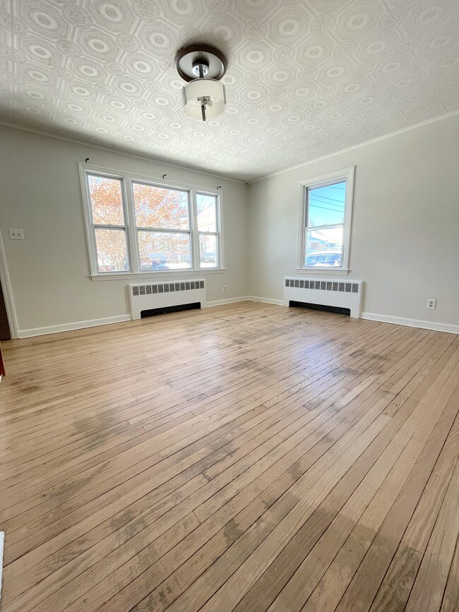 Living Room - 171 Beechwood Ave