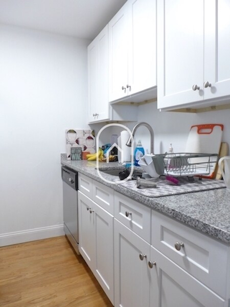 Building Photo - 31 Cunard St