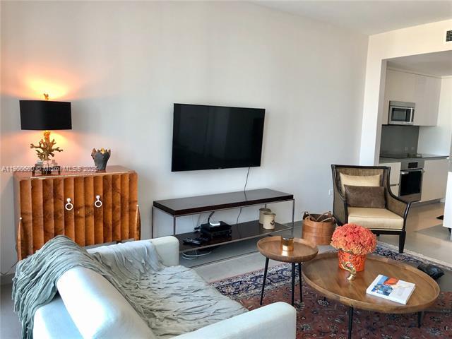 Building Photo - 68 SE 6th St