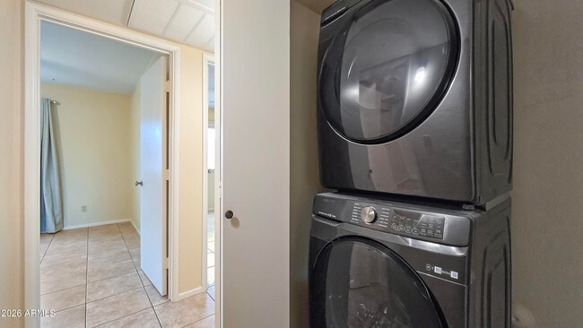 Building Photo - 616 S Hardy Dr