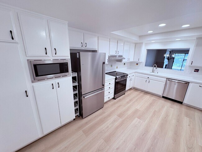 Building Photo - 3207 Moritz Dr