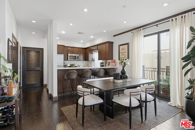 Building Photo - 500 Orlando Ave