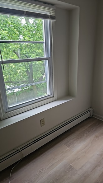 Building Photo - 10 East St