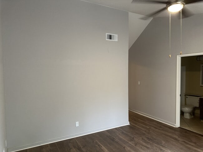 Building Photo - charming 4-bedroom, 2-bathroom home located in a peaceful cul-de-sac in West Modesto