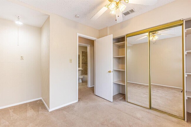 Building Photo - 9524 Quail Village Ln