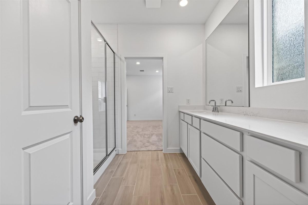 Building Photo - 27435 Sunterra Village Dr