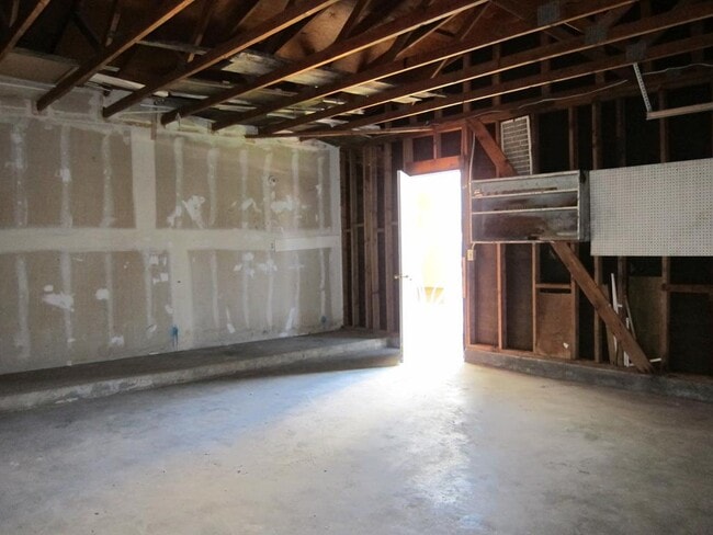 Building Photo - 52601 Avenida Navarro