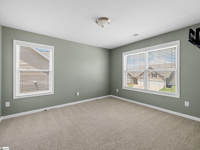 Building Photo - 211 Pollyanna Dr