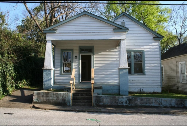 Building Photo - 801 20th St