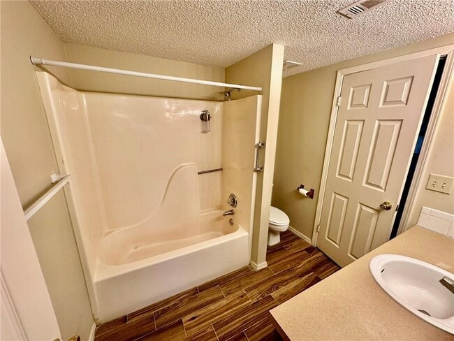 Building Photo - 3507 W Beechwood Dr