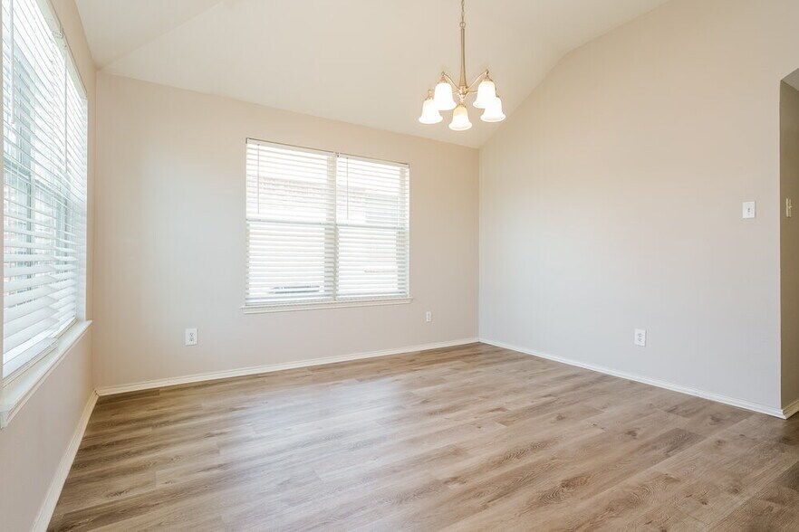 Building Photo - 3621 Renzel Blvd