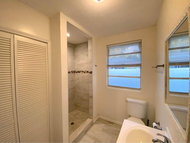 bathroom - 1407 Hamlet Ave